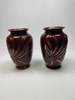 2 Rode vazen, Ophalen