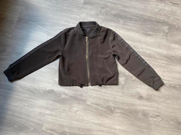 Grijs dun jasje met gouden rits, Kinderen en Baby's, Kinderkleding | Maat 122, Gebruikt, Meisje, Jas, Ophalen of Verzenden