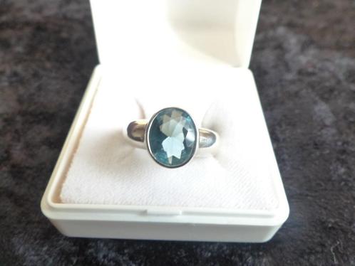 Mooie Zilveren Ring met Helder Blauwe steen maat 18- 18 3/4, Sieraden, Tassen en Uiterlijk, Antieke sieraden, Ring, Zilver, Met edelsteen