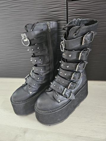 Demonia schoenen maat 39 beschikbaar voor biedingen