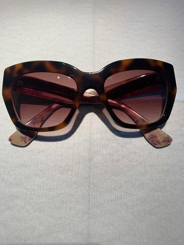 MIU MIU dames zonnebril SMU 01P beschikbaar voor biedingen