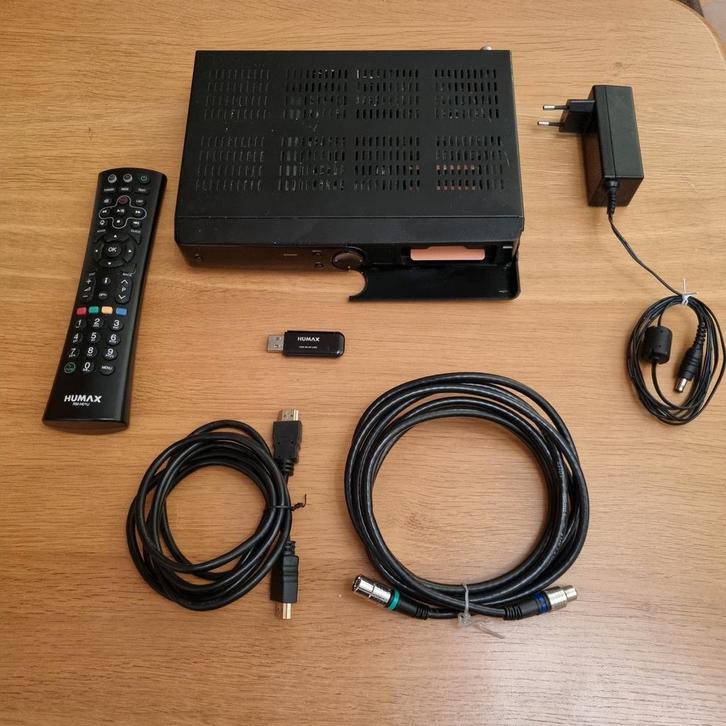 HUMAX IRHD 5300C complete set met Dongle en bekabeling, Audio, Tv en Foto, Decoders en Harddiskrecorders, Gebruikt, Decoder, Ophalen of Verzenden