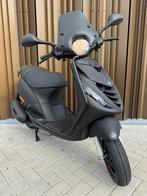 Piaggio Zip SP 45KM (BJ2021) Mat Zwart Alpha Led 5296KM, Fietsen en Brommers, Scooters | Piaggio, Ophalen, Maximaal 45 km/u, Zip