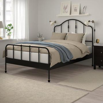 Ikea SAGTUA bed frame met latte bodems - afbeelding 2