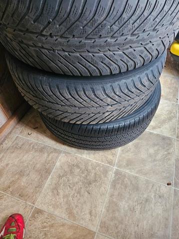 Dodge ram banden 275 60 20'. beschikbaar voor biedingen