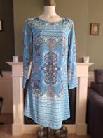 Exquiss's lichtblauw chique paisley jurk S / M 38 gratis ver, Kleding | Dames, Maat 38/40 (M), Exquiss's, Zo goed als nieuw, Knielengte
