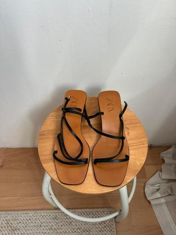 Zara sandalen bruin/zwart maat 39 – stijlvol & comfortabel beschikbaar voor biedingen