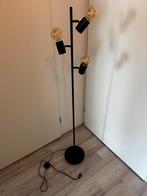 Vloerlamp Kwantum, Huis en Inrichting, Lampen | Vloerlampen, Ophalen of Verzenden, Zo goed als nieuw, Metaal, 100 tot 150 cm