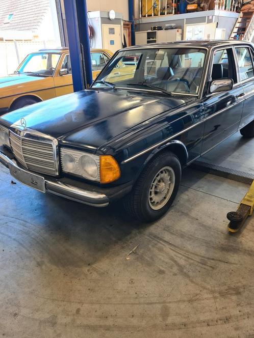 Mercedes 300 d uniek 82000 km usa opknapper, Auto's, Oldtimers, Bedrijf, Ophalen