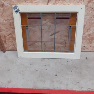 Glas in lood ramen in kozijn uit vooroorlogs pand beschikbaar voor biedingen