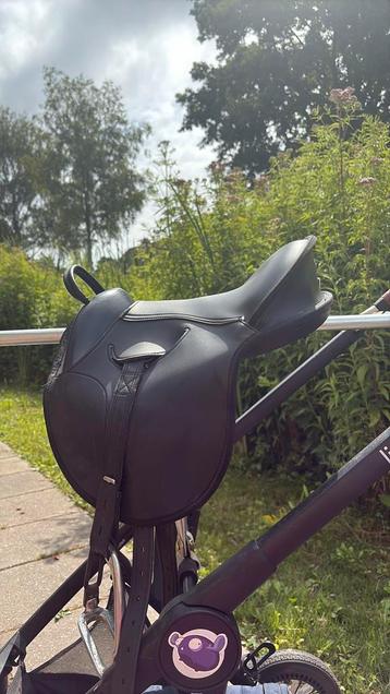 junior zadeltje wintec look al like beschikbaar voor biedingen