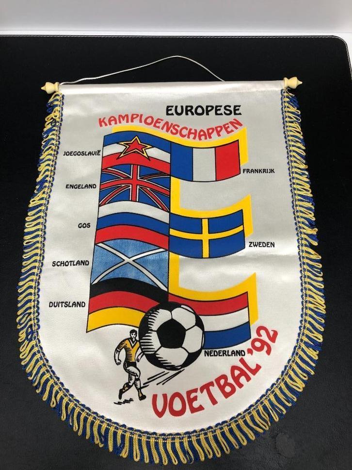 BANDERIN KAMPIOENSCHAPPEN VOETBAL 92", Verzamelen, Sportartikelen en Voetbal, Nieuw, Buitenlandse clubs, Ophalen of Verzenden