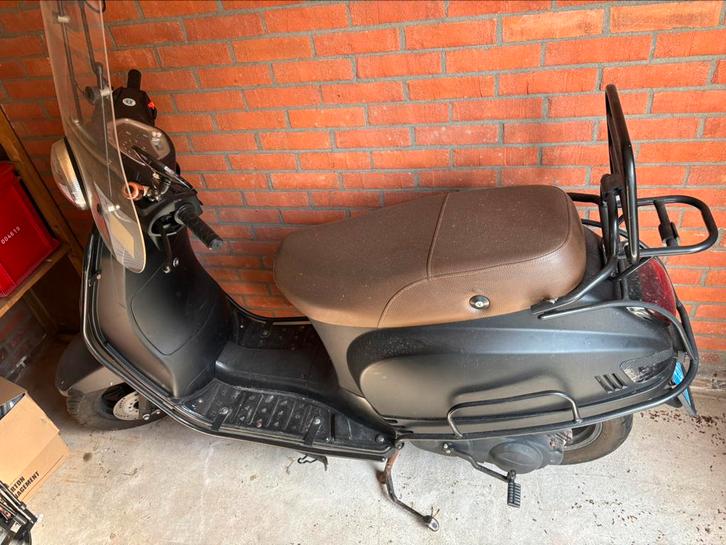 Riya Lux fb50 mat zwart, Fietsen en Brommers, Snorfietsen en Snorscooters, Gebruikt, Overige merken, Benzine, Ophalen