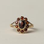 Vintage 9 karaat gouden granaat edelsteen bloem cluster ring, Verzenden, Zo goed als nieuw, 17 tot 18, Nvt