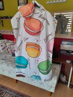 Nieuwe leuke poncho met capuchon of badlaken strand., Kleding | Dames, Ophalen of Verzenden, Nieuw, Overige typen