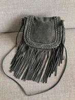 Black suede boho bag with fringes, Verzenden, Gebruikt, Zwart, Schoudertasje