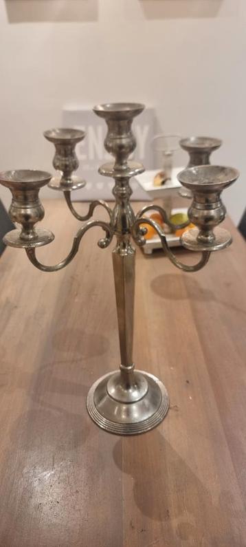 Zilverkleurige Kandelaar voor 5 Kaarsen - 57cm beschikbaar voor biedingen