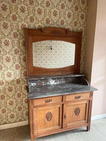 Prachtige antieke spiegelkast beschikbaar voor biedingen