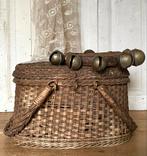 Brocante oud rieten spoormandje / perronmandje, Antiek en Kunst, Curiosa en Brocante, Ophalen of Verzenden