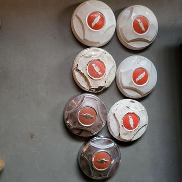 Chevrolet C10 Suburban hubcaps patina beschikbaar voor biedingen