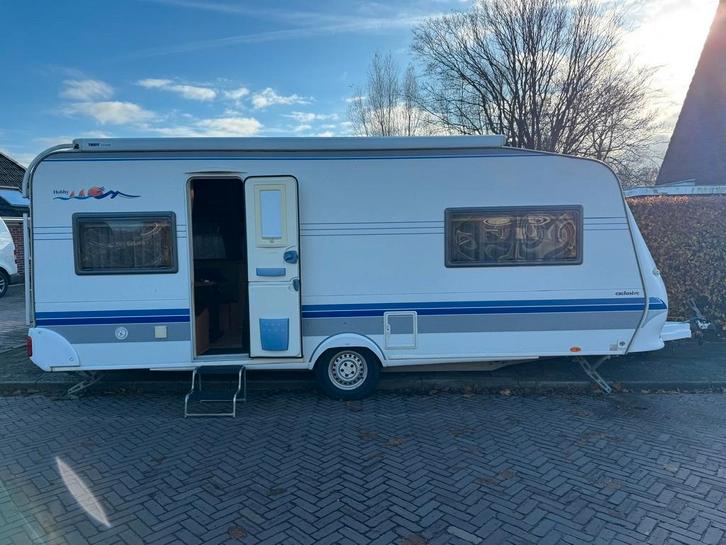 Hobby 560 UFf met airco., Caravans en Kamperen, Caravans, Particulier, tot en met 4, 1250 - 1500 kg, Rondzit, Hobby, 5 tot 6 meter