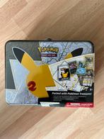 Pokemon 25th Anniversary Celebrations Collectors Chest Tin, Hobby en Vrije tijd, Verzamelkaartspellen | Pokémon, Ophalen of Verzenden