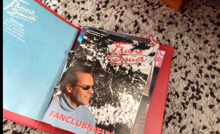 Frans Bauer Map💥met leuke oudere maandblaadjes voor fans, Boeken, Kunst en Cultuur | Fotografie en Design, Zo goed als nieuw
