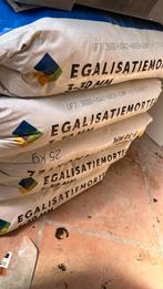 5 zakken Egalisatie mortel, Doe-het-zelf en Verbouw, Isolatie en Afdichting, Ophalen, Zo goed als nieuw, Overige materialen, Minder dan 4 cm