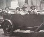 Nederl.-Indie 1928 Foto 4 mannen in een auto (11x8,5 cm), Gebruikt, Foto, Ophalen of Verzenden, Voor 1940