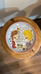 €5,- Blond gebakbord 18cm ‘even bijkletsen’, Ophalen of Verzenden, Aardewerk, Blond Amsterdam