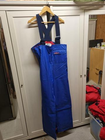 Zeilkleding  beschikbaar voor biedingen