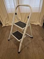 Huishoudtrap met inklapbare poten. Foldable step ladder, Ladder, Opvouwbaar of Inschuifbaar, Zo goed als nieuw, Minder dan 2 meter