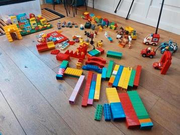 Duplo bouwstenen, dieren, poppetjes, cijfertrein, auto's, beschikbaar voor biedingen