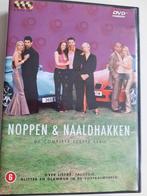 Noppen & Naaldhakken complete eerste seizoen op dvds, Cd's en Dvd's, Dvd's | Tv en Series, Boxset, Komedie, Ophalen of Verzenden