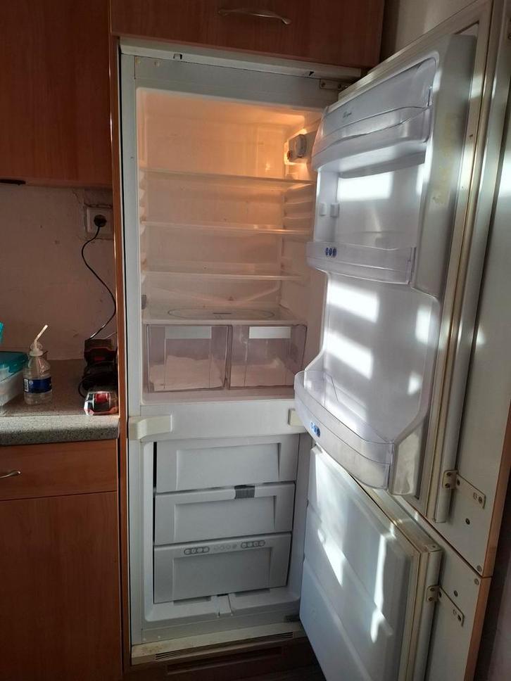 Whilrpool Koelkast met vriesvak 3 lades- nette staat!, Witgoed en Apparatuur, Koelkasten en IJskasten, Gebruikt, Met vriesvak