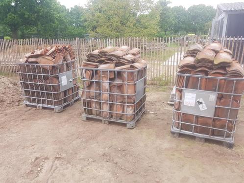 Zeer Oude hollandse dakpannen 1100 a 1200 stuks in kratten, Doe-het-zelf en Verbouw, Dakpannen en Dakbedekking, Gebruikt, Dakpannen