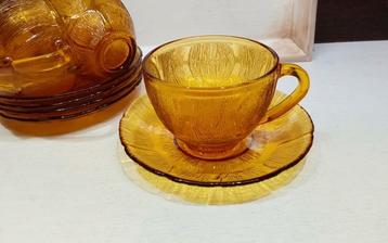 Amberkleurige glazen vintage kopjes, Indonesië  beschikbaar voor biedingen