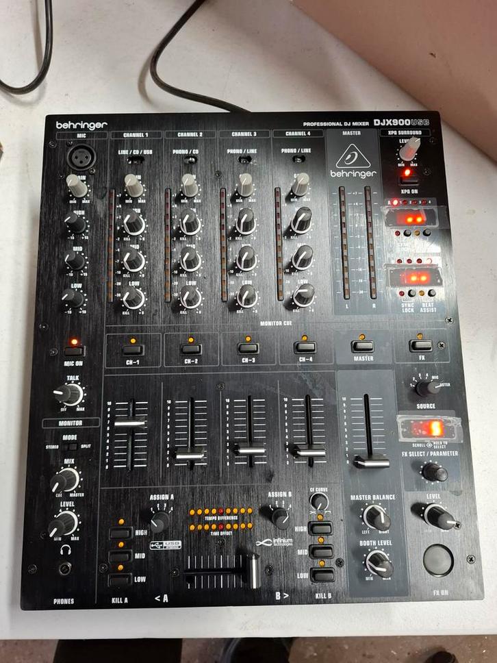 Behringer DJX900USB DJ Mixer, Muziek en Instrumenten, Mengpanelen, Zo goed als nieuw, Minder dan 5 kanalen, Microfooningang, Ophalen