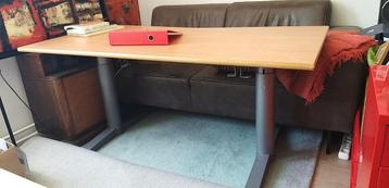 Bureau, in hoogte verstelbaar