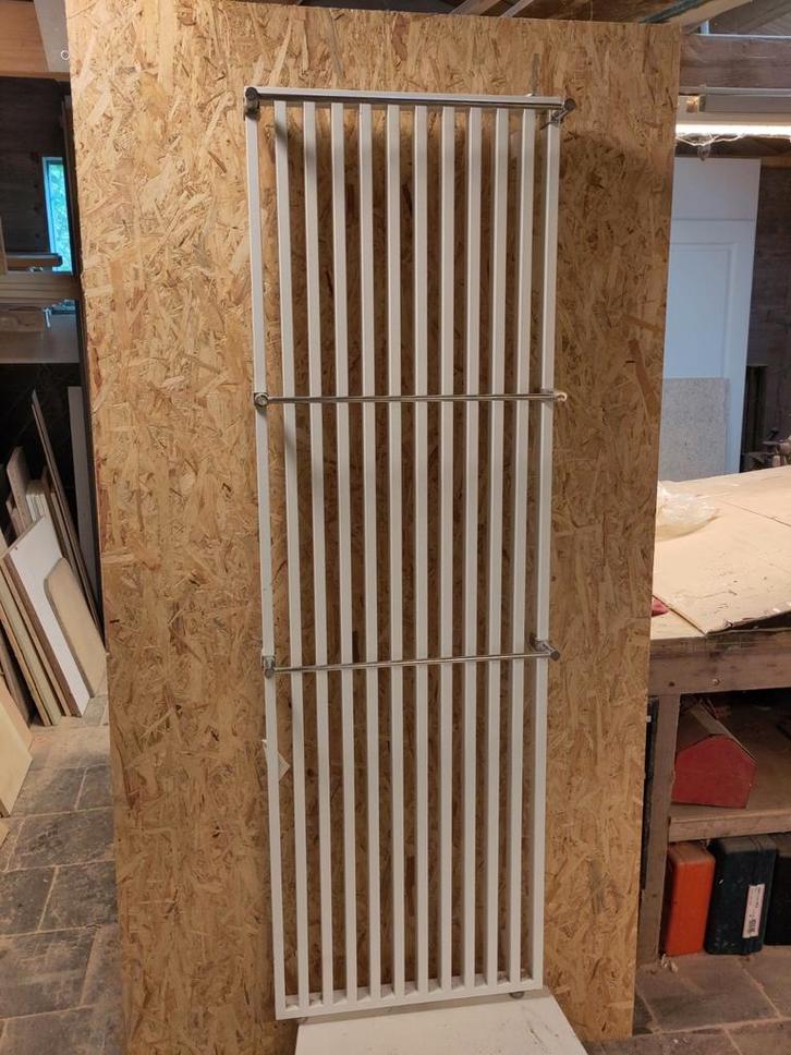 Designradiator Badkamer 180x57cm - Zo Goed Als Nieuw, Doe-het-zelf en Verbouw, Verwarming en Radiatoren, Zo goed als nieuw, Radiator
