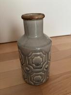 Leuk grijs vaasje, Gebruikt, Overige kleuren, Aardewerk of Porselein, Ophalen of Verzenden