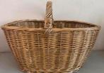Rieten mand - zacht goud, Huis en Inrichting, Woonaccessoires | Schalen en Manden, Ophalen of Verzenden, Zo goed als nieuw, Ovaal