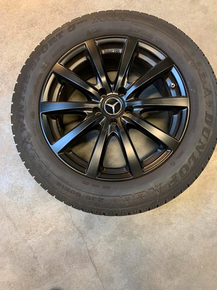 Mercedes Velgen met Winterbanden 235/60R18, Auto-onderdelen, Banden en Velgen, Banden en Velgen, Winterbanden, 18 inch, 235 mm