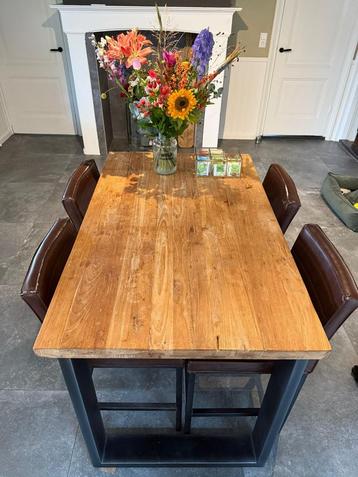 Houten Bartafel met 4 krukken, vandaag ophalen = €50! beschikbaar voor biedingen