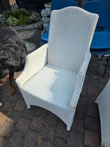 6 stoelen  beschikbaar voor biedingen