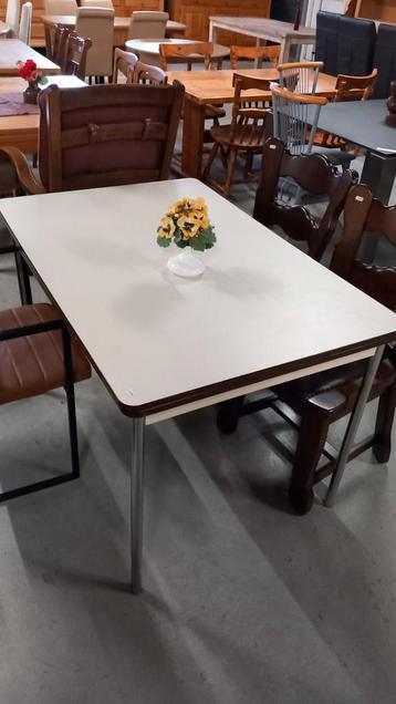 Eettafel - Diverse Modellen beschikbaar voor biedingen