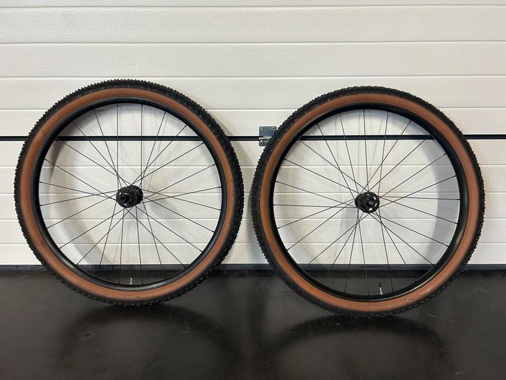 NEW Mtb Wielset Bontrager Kovee Comp + Sante Anne 29 x 2,4, Fietsen en Brommers, Fietsonderdelen, Nieuw, Mountainbike, Wiel, Ophalen