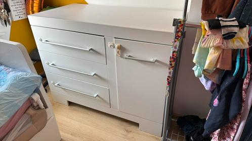 Commode met veel kastruimte, Kinderen en Baby's, Kinderkamer | Commodes en Kasten, Gebruikt, Commode, 90 tot 105 cm, 100 cm of meer