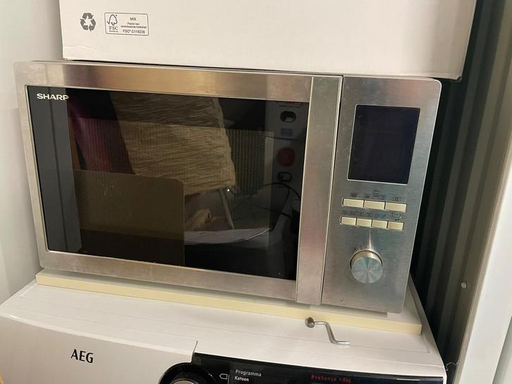 Sharp Combimagnetron - Zo goed als nieuw!, Witgoed en Apparatuur, Magnetrons, Zo goed als nieuw, Vrijstaand, Combimagnetron, 45 tot 60 cm