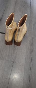 Gele lak schoenen laarzen van Asos maat 39 nieuw, Ophalen of Verzenden, Zo goed als nieuw, Geel